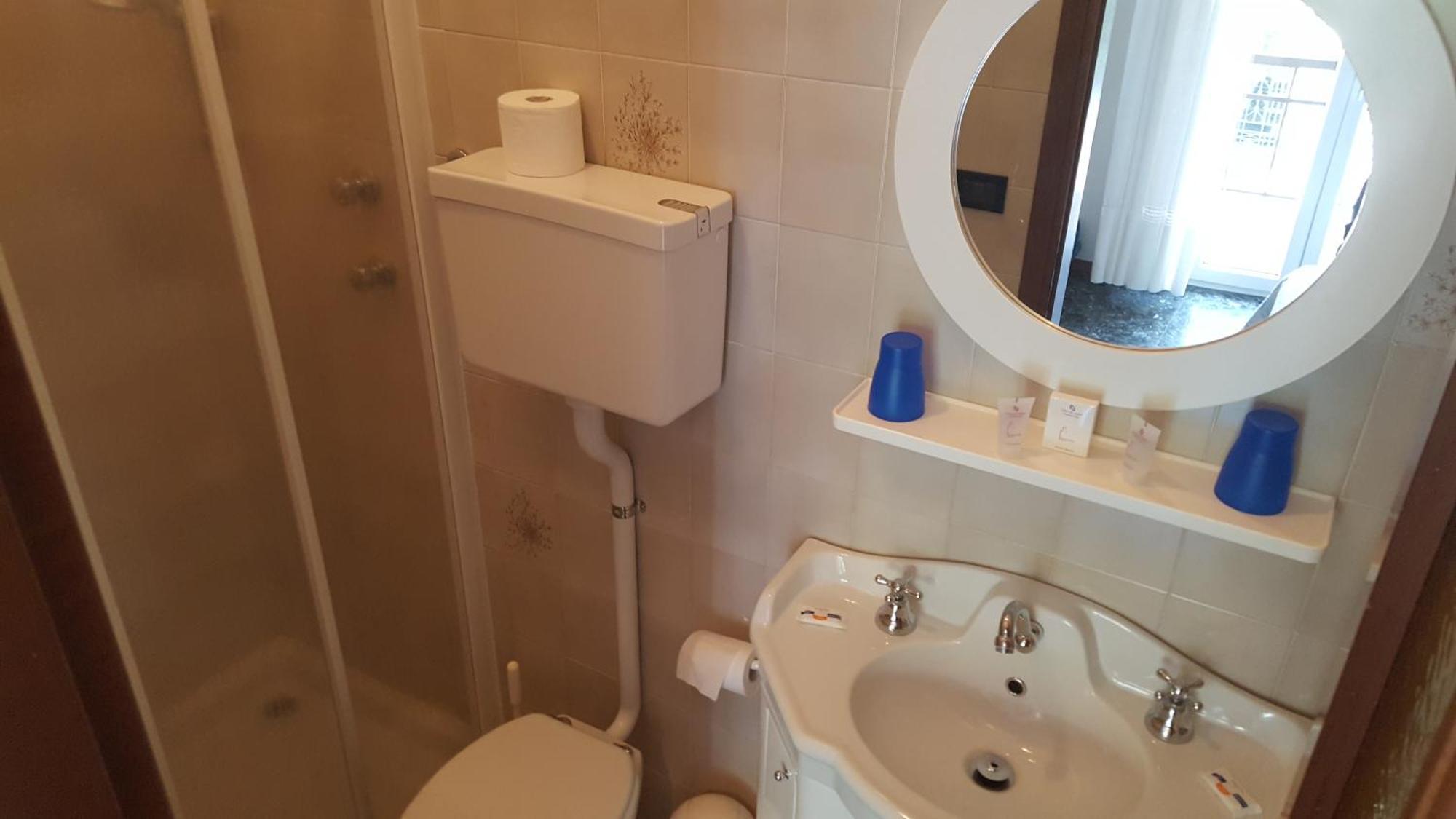Hotel Firenze Malcesine Quarto foto