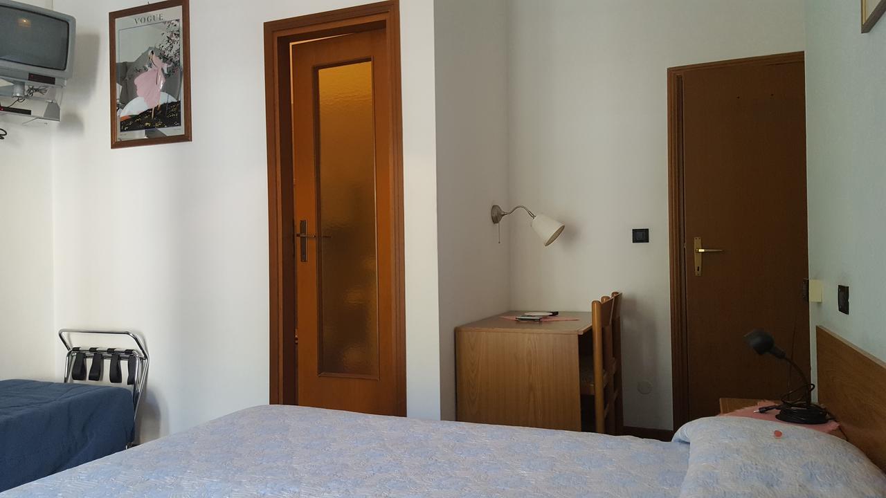 Hotel Firenze Malcesine Exterior foto
